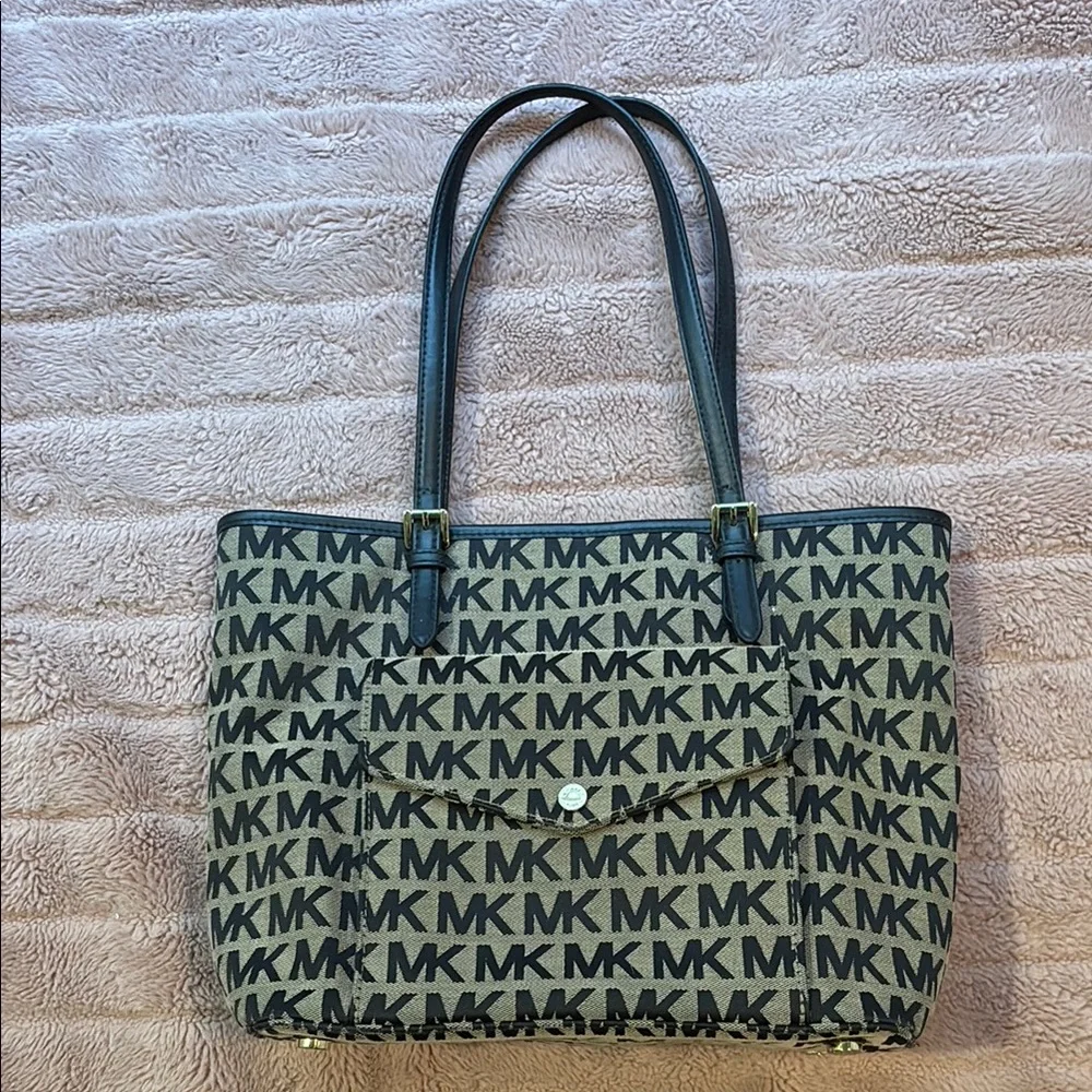 Michael Kors Black and Tan Tote Bag - Picture 1 of 7